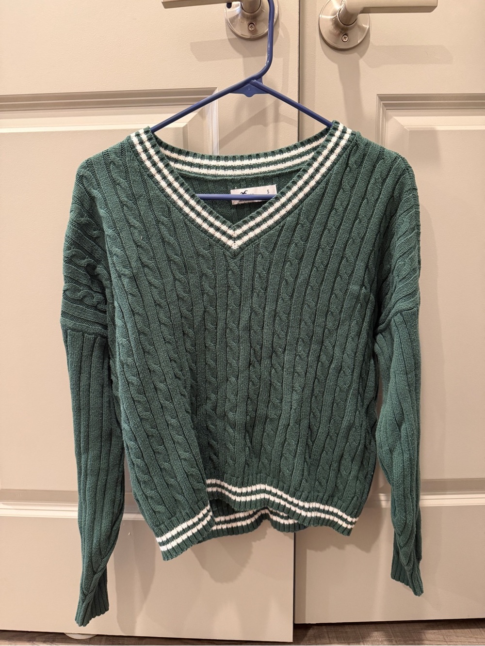 Hollister Forest Green Cable-Knit V-Neck Sweater with White Stripe